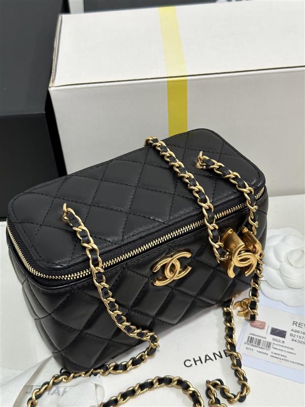 2026127205140856 700